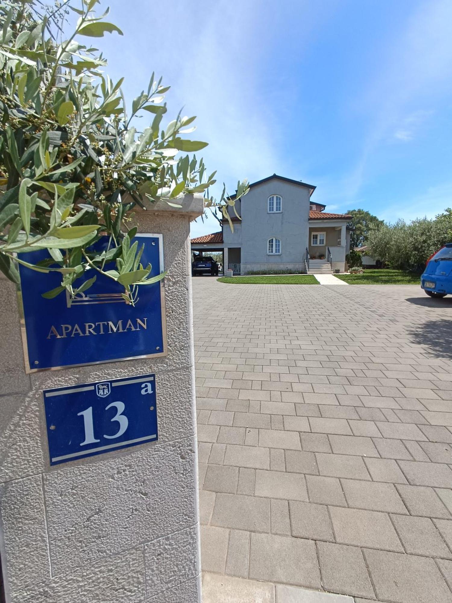 Apartman Ika Umag Ngoại thất bức ảnh