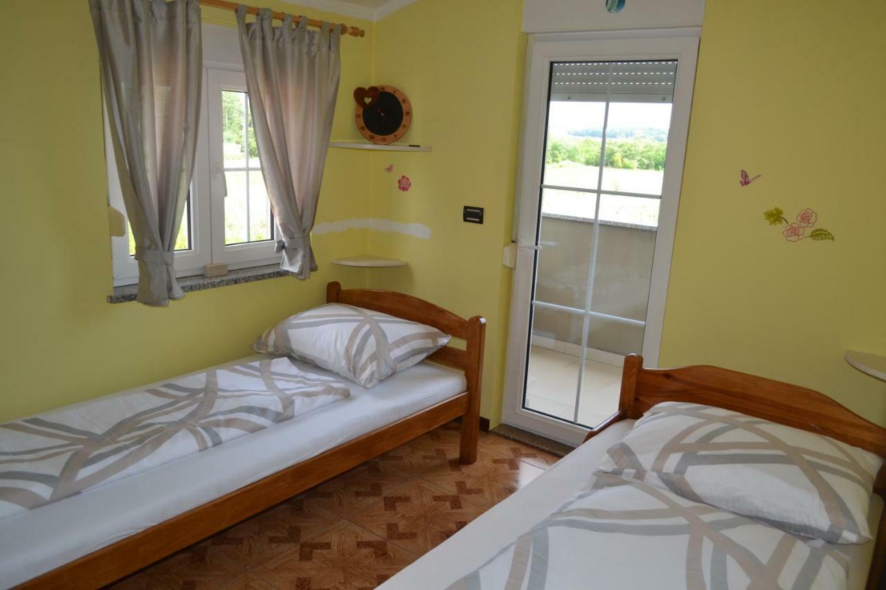 Apartman Ika Umag Ngoại thất bức ảnh