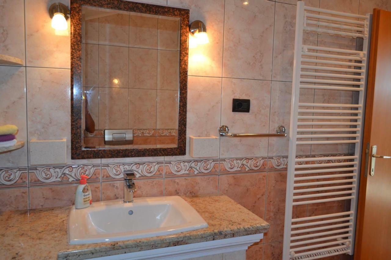 Apartman Ika Umag Ngoại thất bức ảnh
